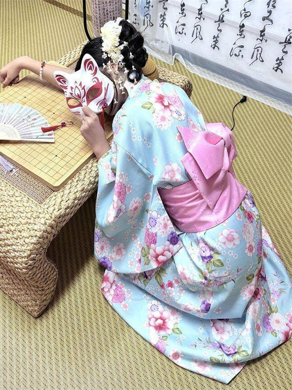 Traditional Japanese Kimono St - Photography Online 评论和价格